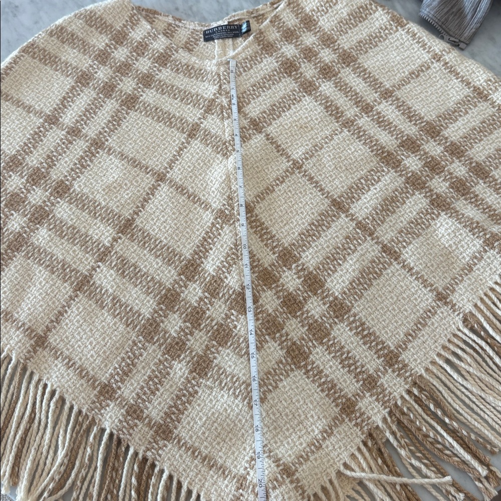 Burberry Wide Check Wool Shawl - Picture 3 of 5